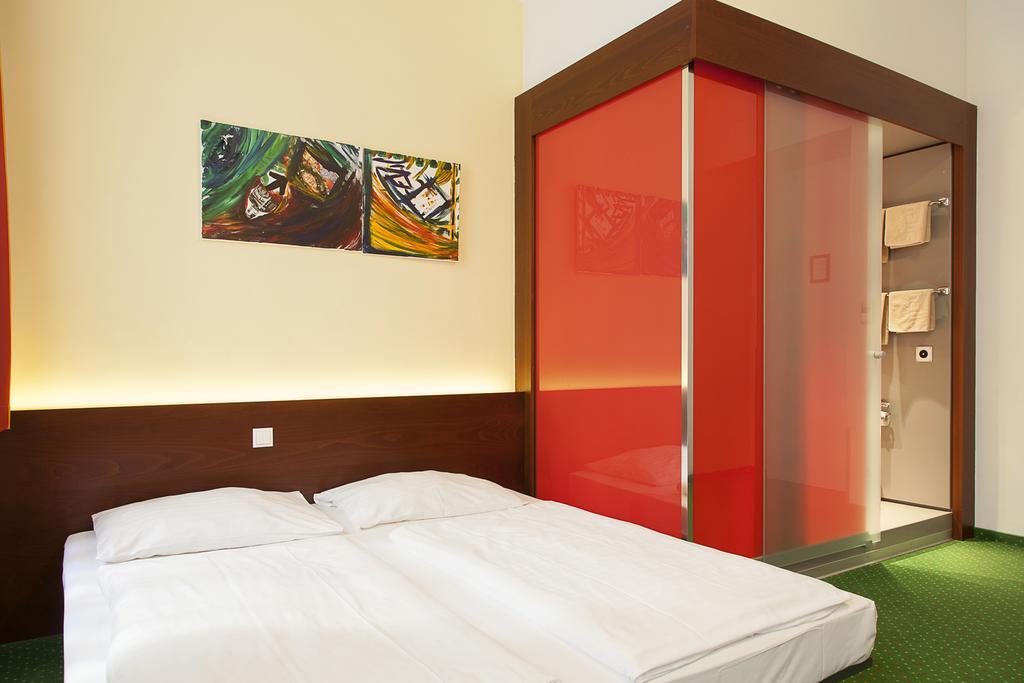 Bed and breakfast Stadthalle 2*